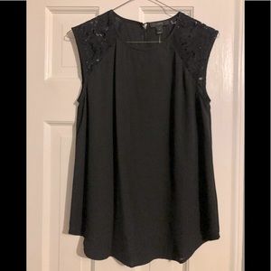 EUC J.Crew Lace Cap Sleeve Tank in Black; Size 0